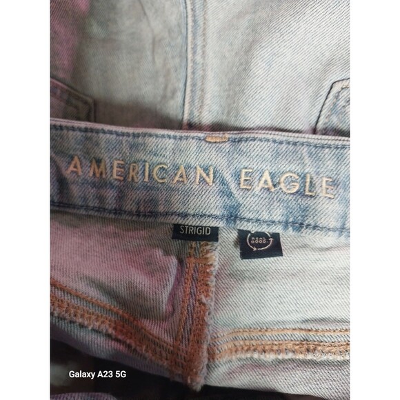 American Eagle Curvy Mom Jean 6 Short Light Wash Distressed - Picture 5 of 7